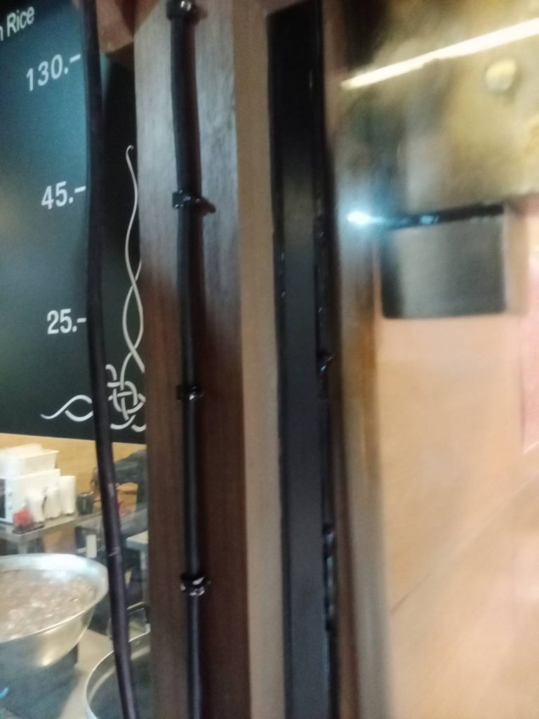 แนวสายไฟแบบตีกิ๊บ