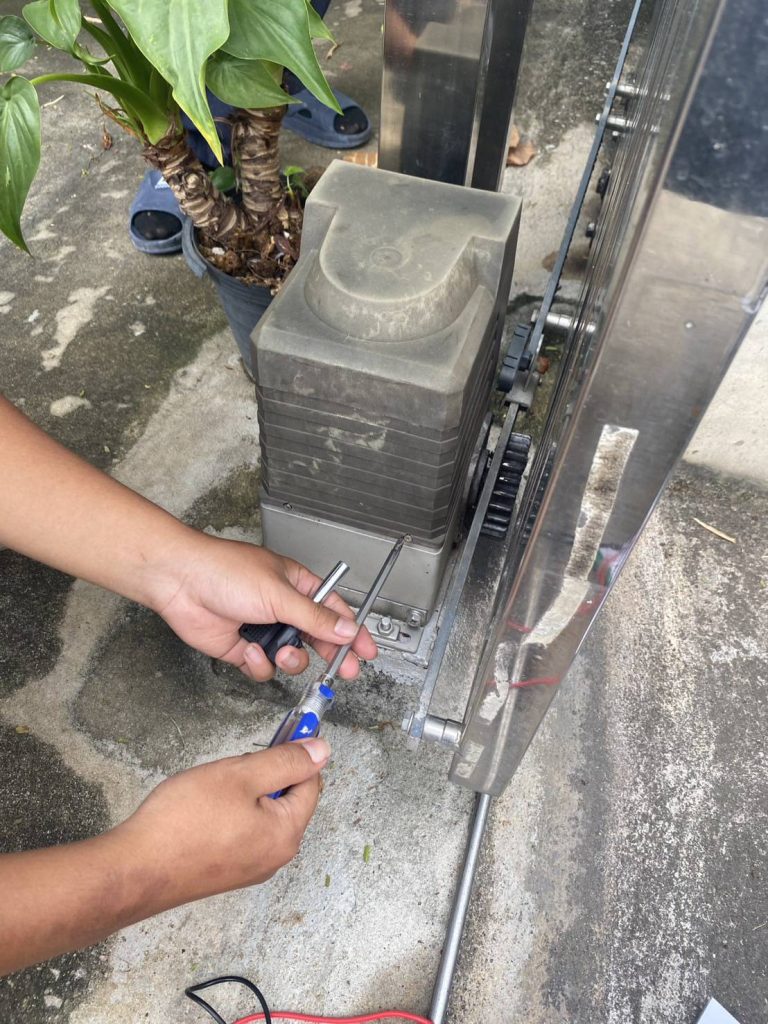 รื้อซ่อมมอเตอร์ประตูรีโมท