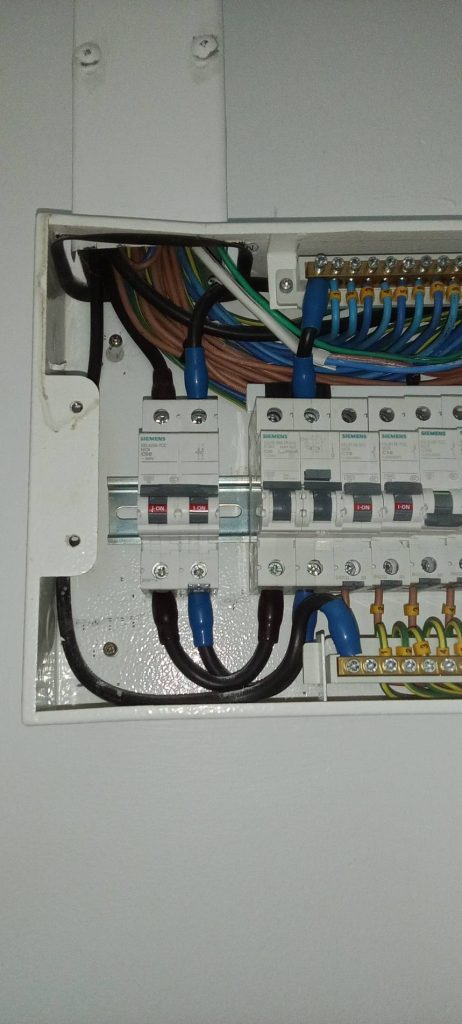 เซอร์กิตเบรกเกอร์ในตู้คอนซูมเมอร์