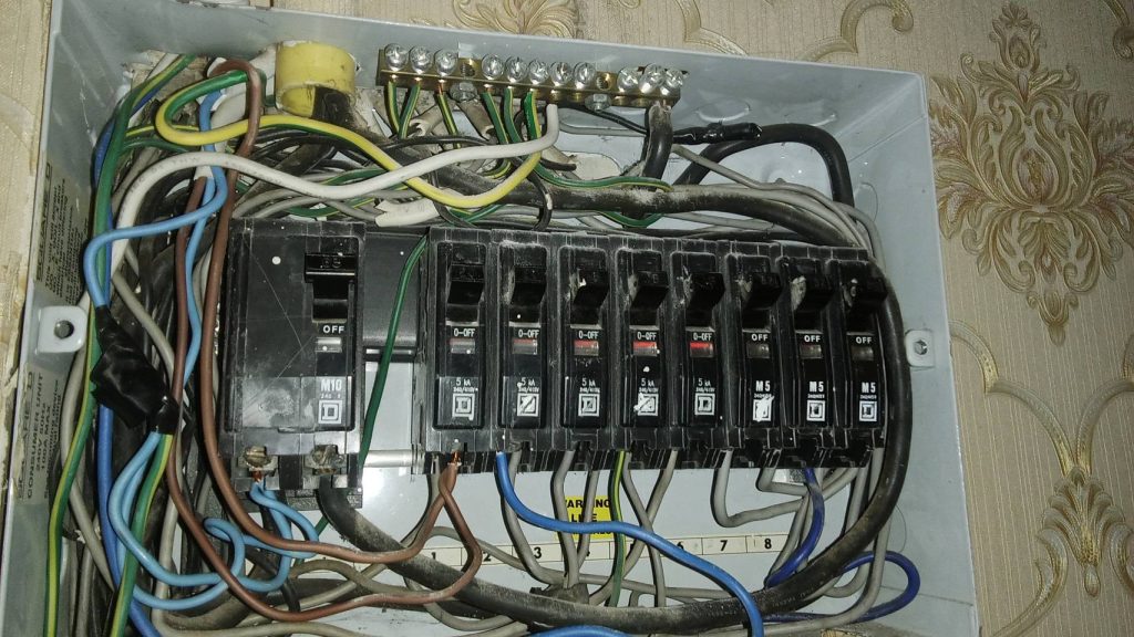 Circuit Breaker 
