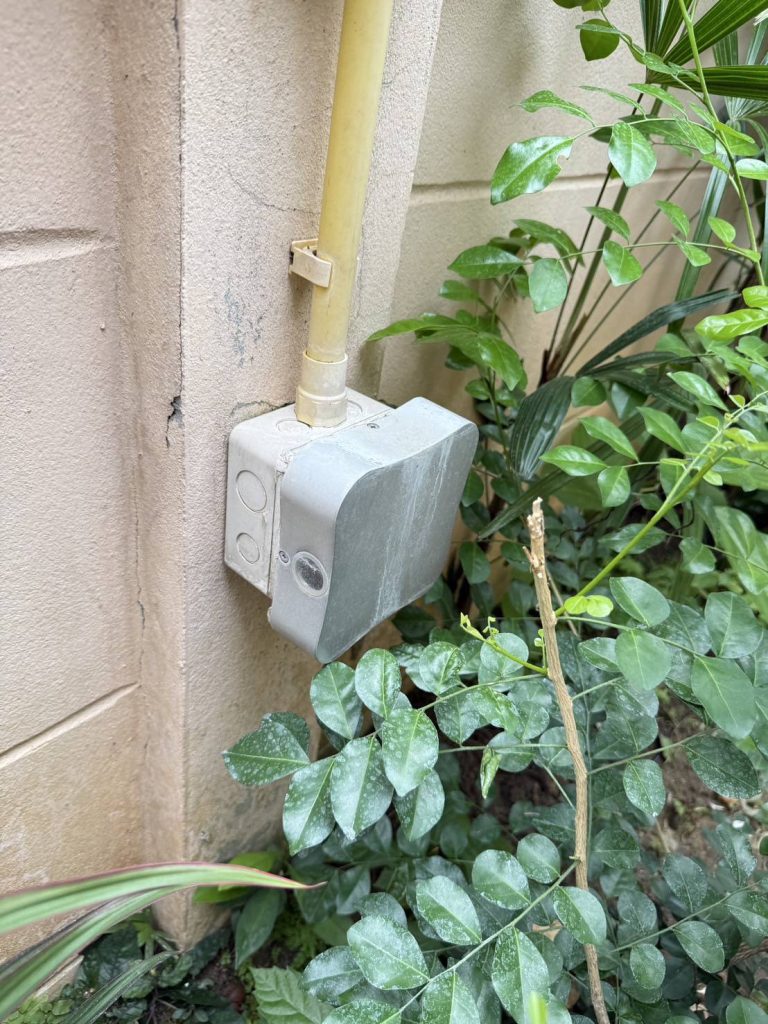 โคมไฟติดผนัง