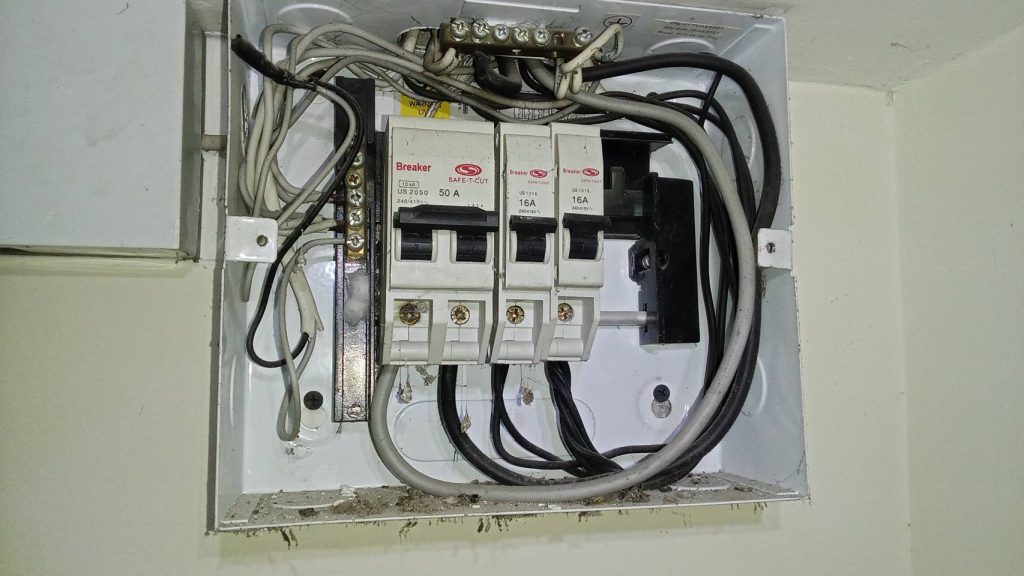 เบรกเกอร์