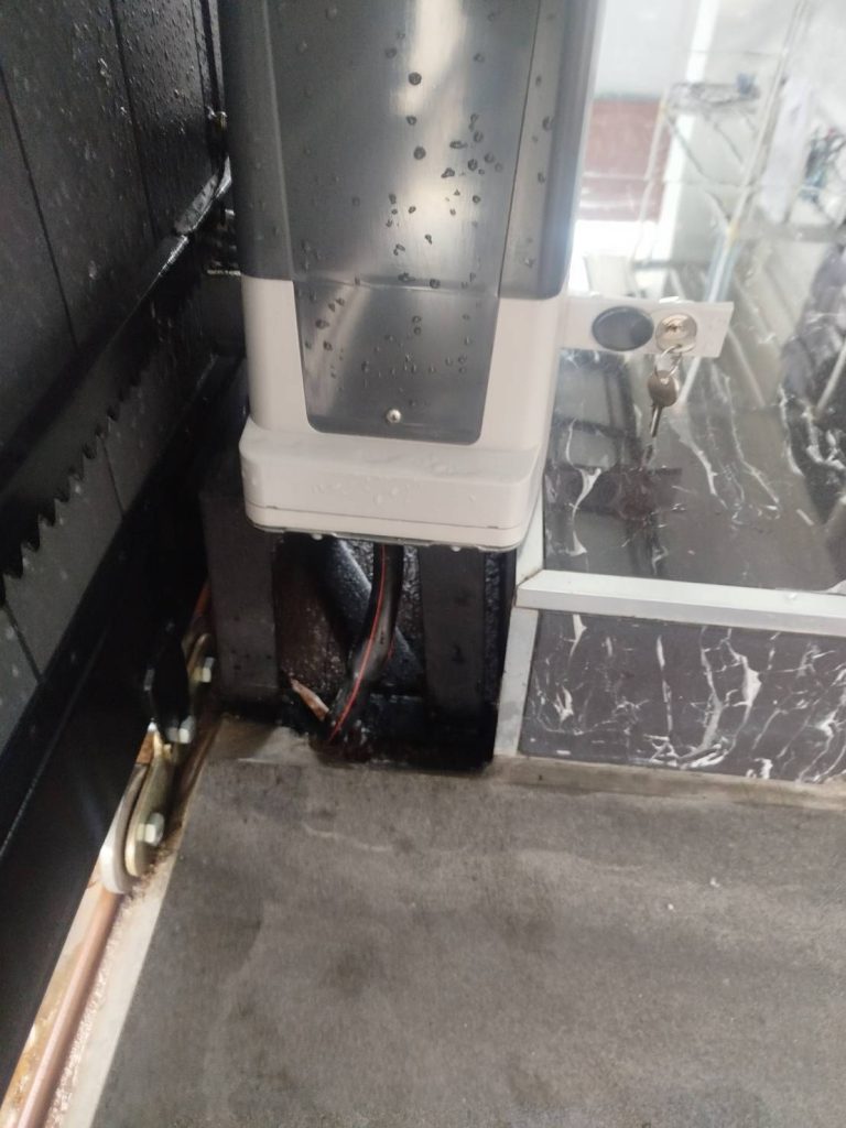 สายไฟเข้ามอเตอร์ประตูรีโมท