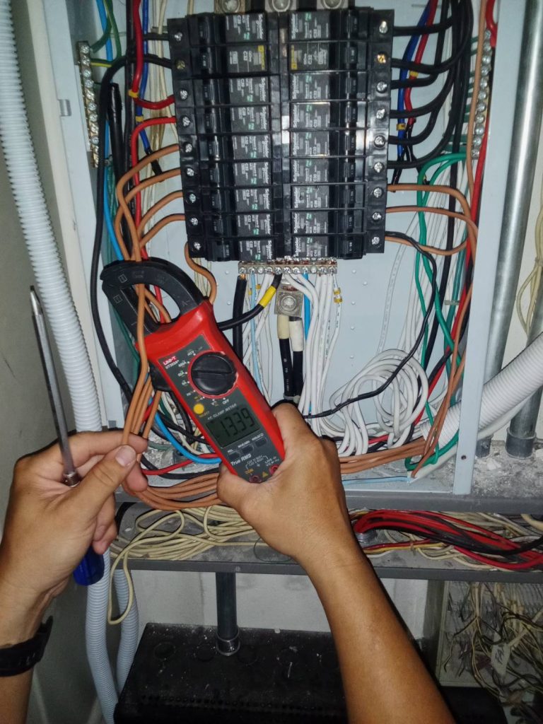 ซ่อมไฟตู้โหลดเซ็นเตอร์