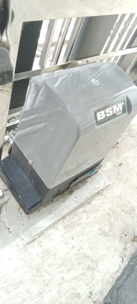 ติดตั้งมอเตอร์ประตูรีโมท