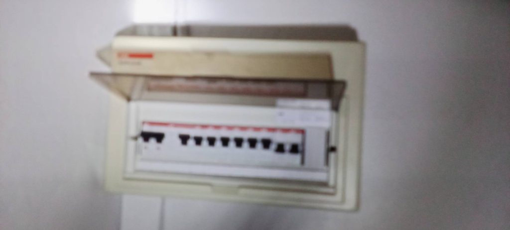 เบรกเกอร์