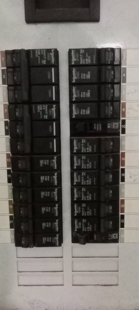 เบรกเกอร์