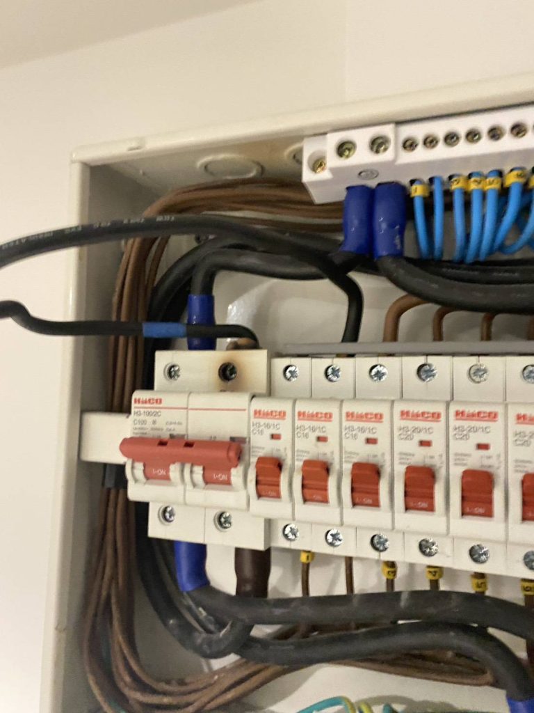 เซอร์กิตเบรกเกอร์มีรอยไหม้