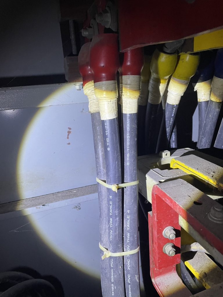 สายไฟในตู้เมนไฟฟ้า