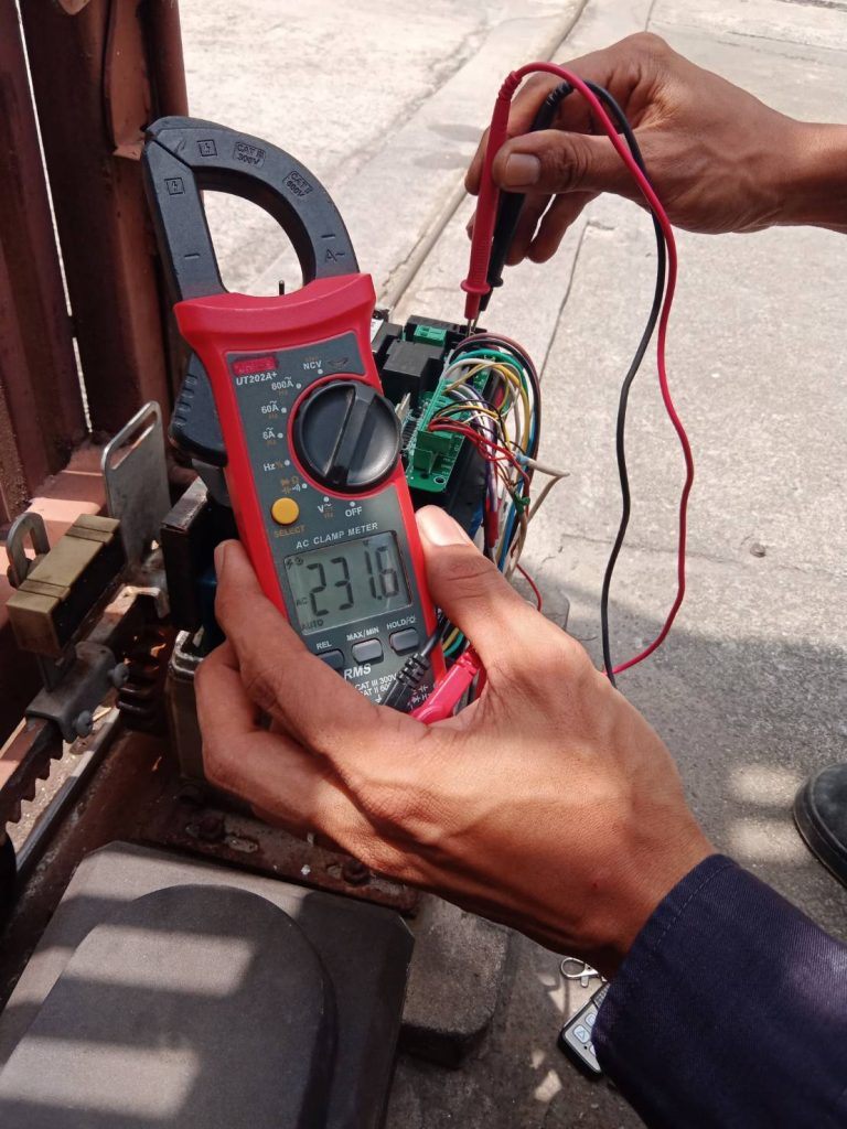 ตรวจเช็กวงจรมอเตอร์ประตูรีโมท