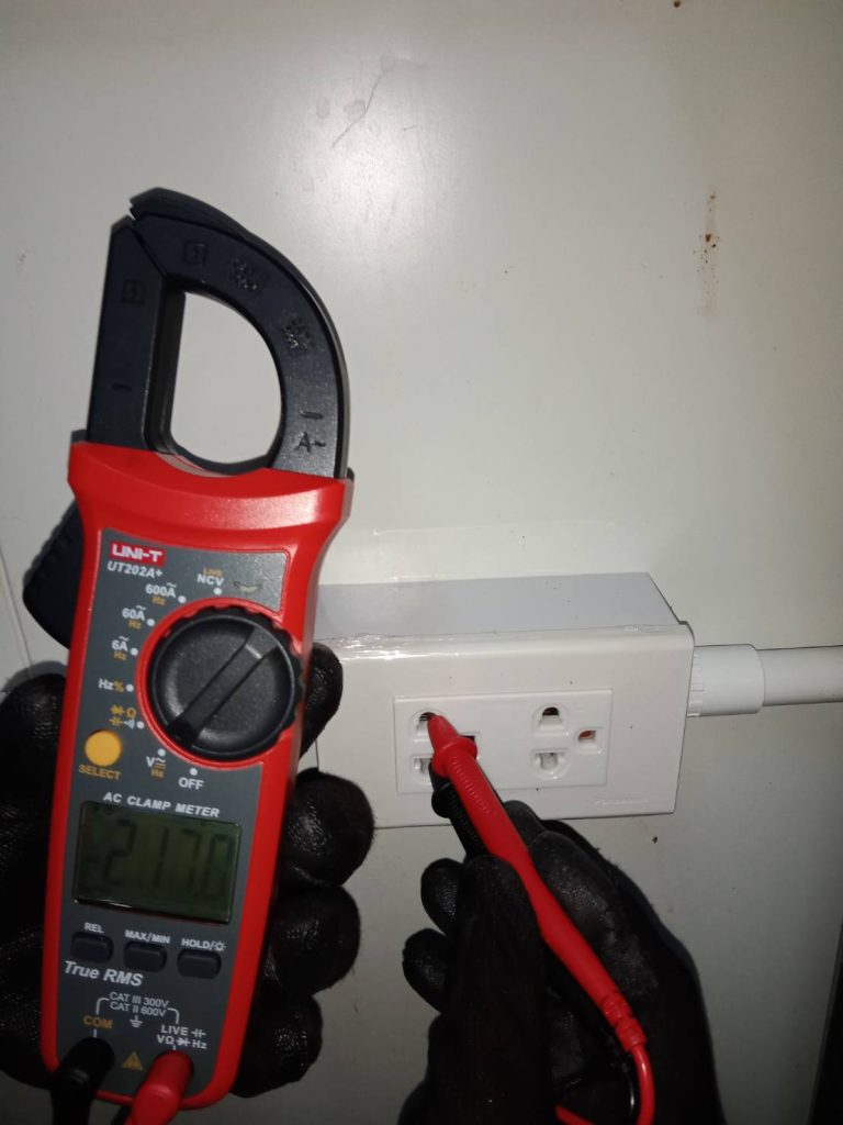 เช็กปลั๊กไฟ