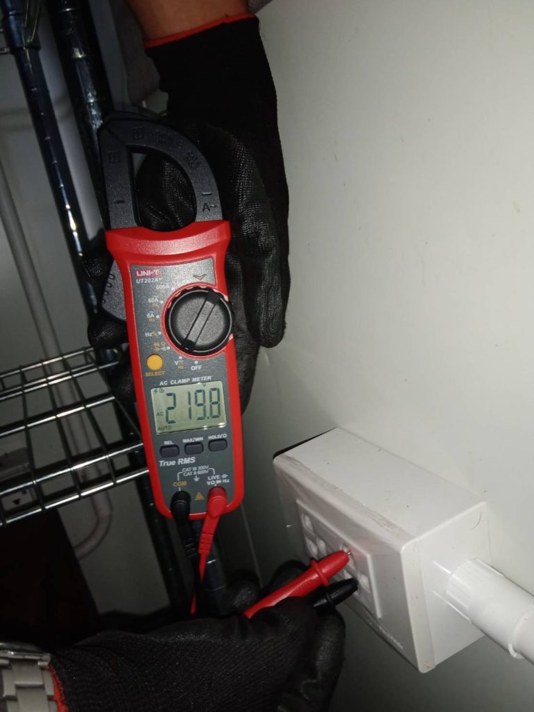 เช็กปลั๊กไฟ