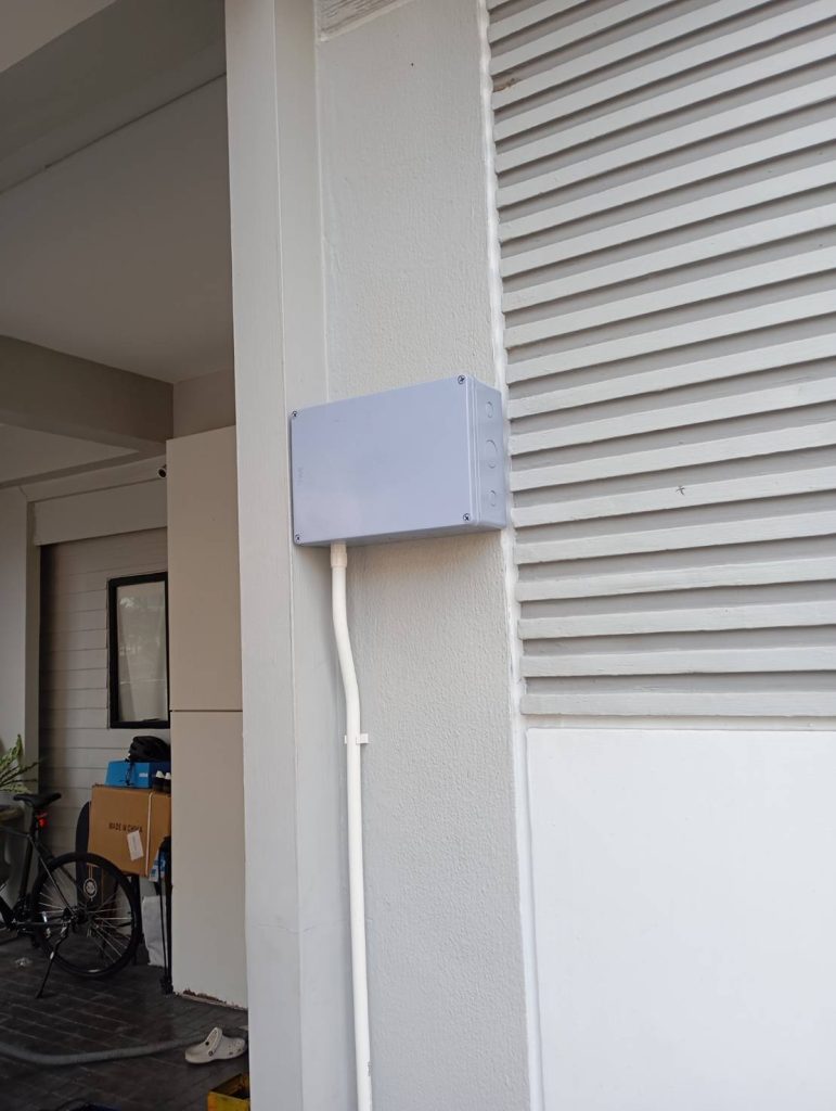 แนวท่อสายไฟและกล่องพักสาย