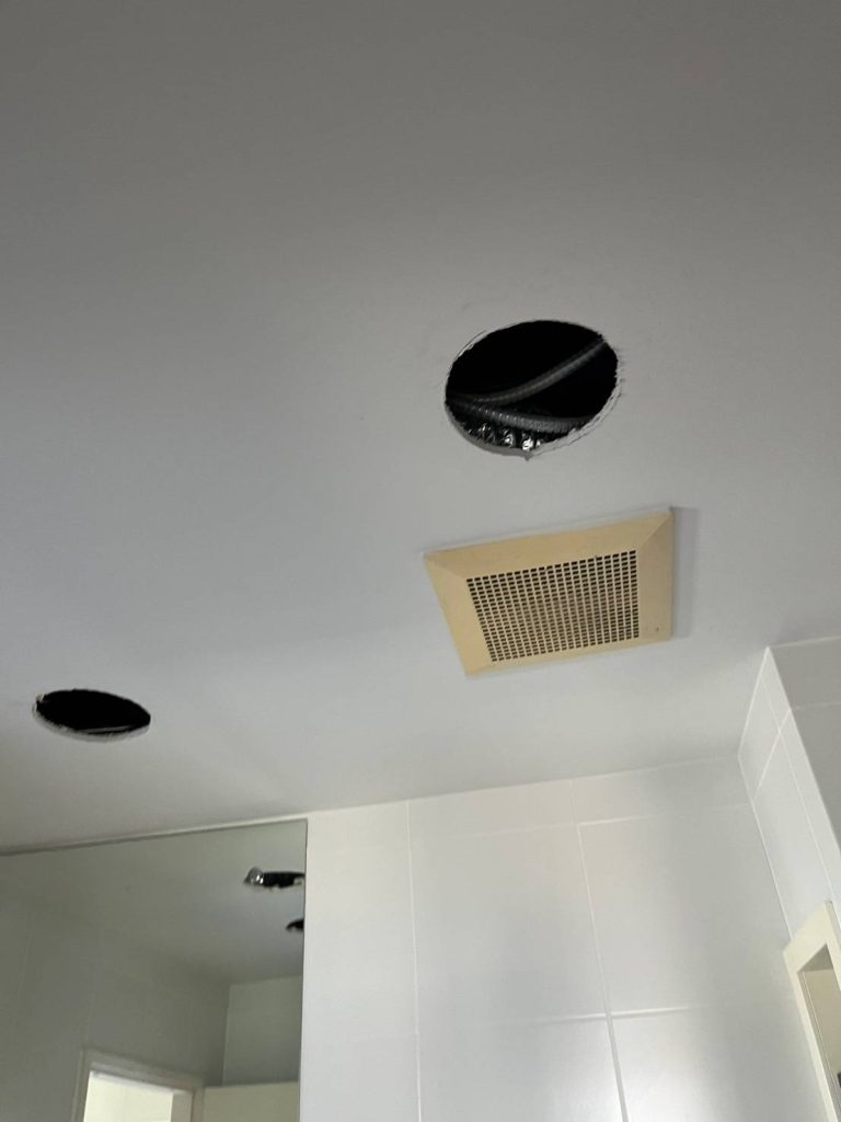 เจาะฝ้าเตรียมติดตั้งดาวน์ไลท์