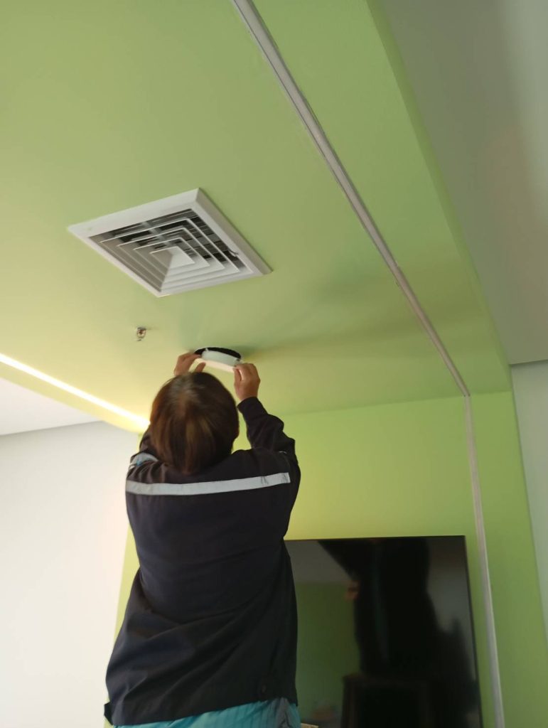 ตรวจเช็กสายไฟดาวน์ไลท์