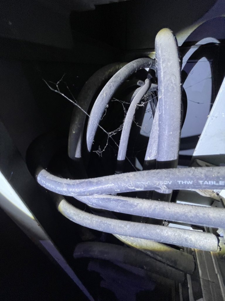 สายไฟในตู้เมนไฟฟ้า