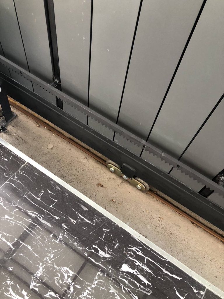 รางเฟืองประตูรีโมท