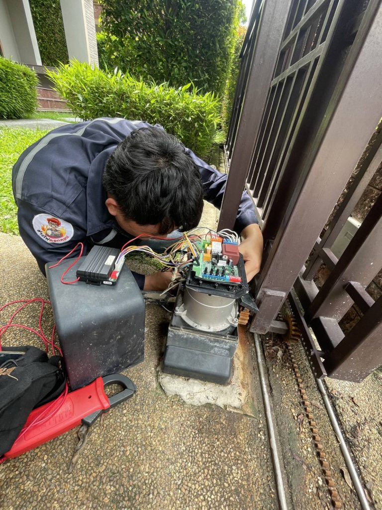 ซ่อมมอเตอร์ประตูรีโมท