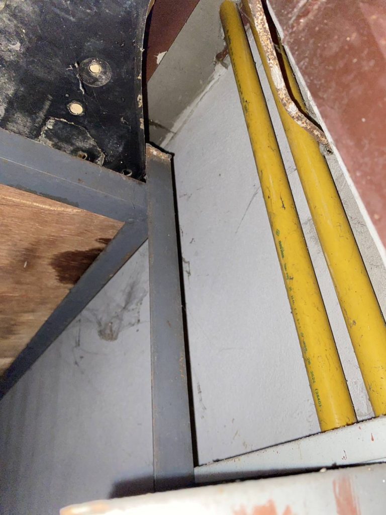 แนวท่อสายไฟ