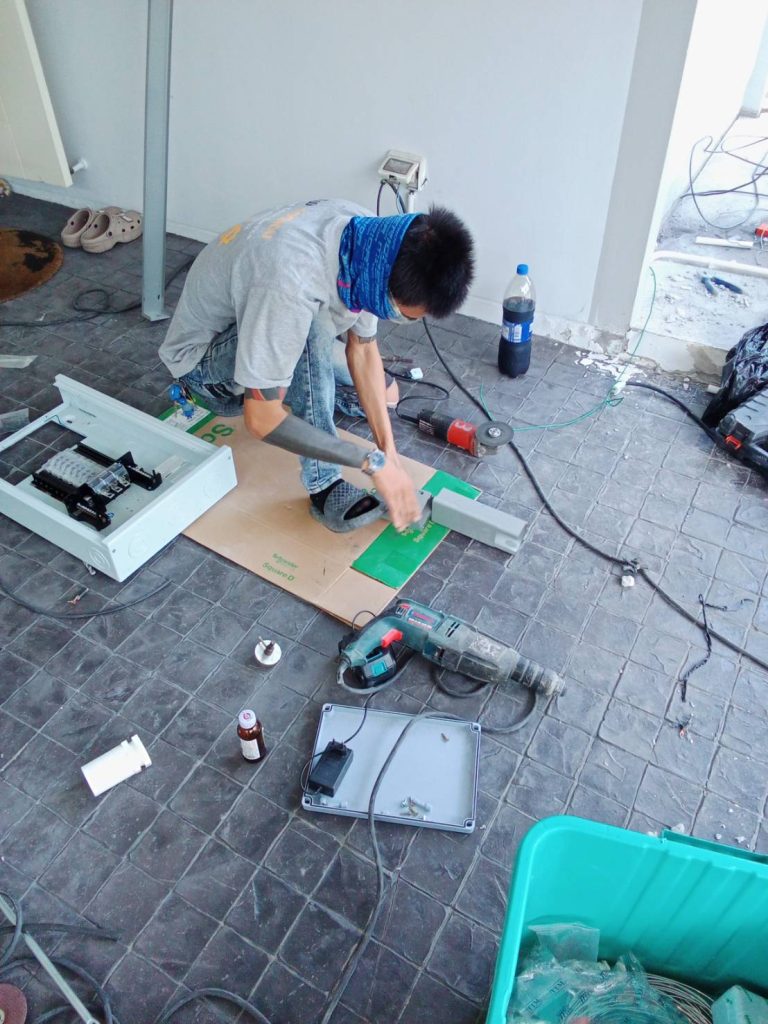 จัดเตรียมตู้โหลดเซ็นเตอร์