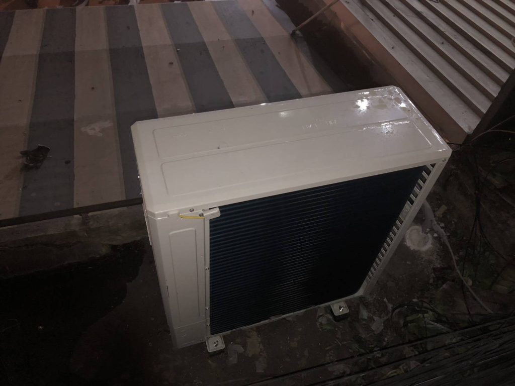 คอยล์ร้อนของแอร์ (Outdoor Unit)