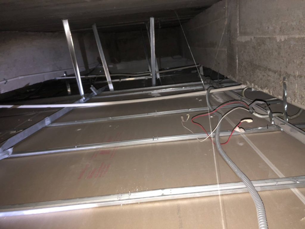 แนวสายไฟบนฝ้า