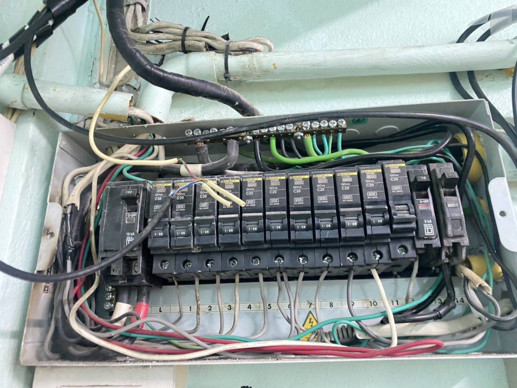 ตู้คอนซูมเมอร์