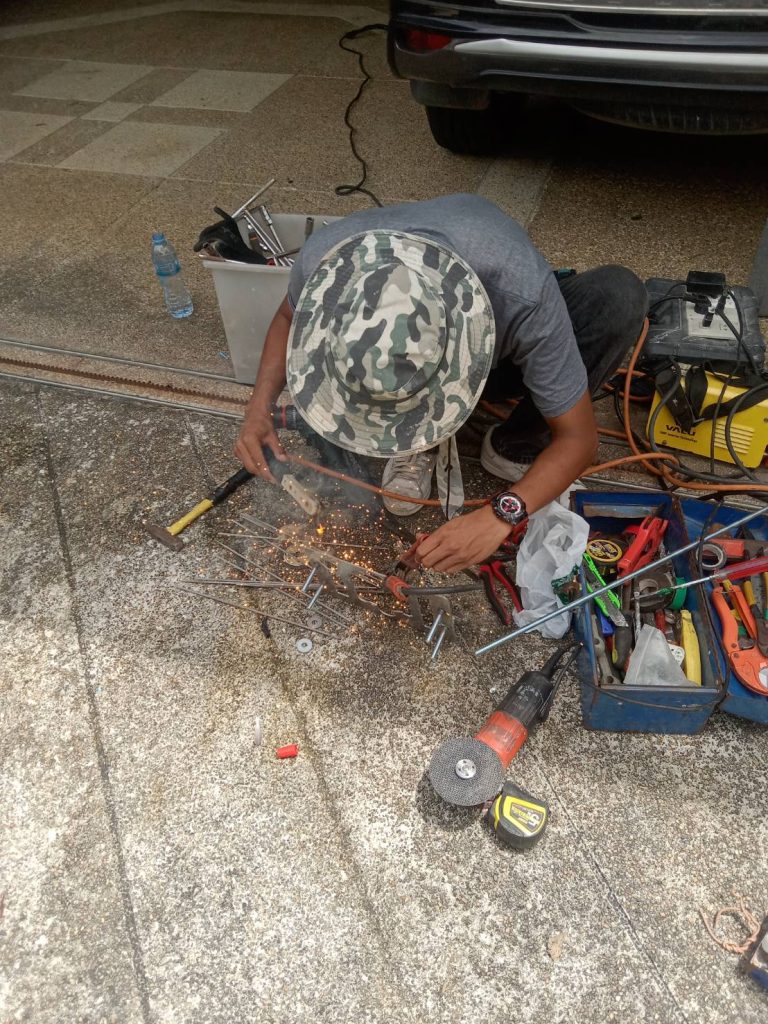 ติดตั้งมอเตอร์ประตูรีโมท