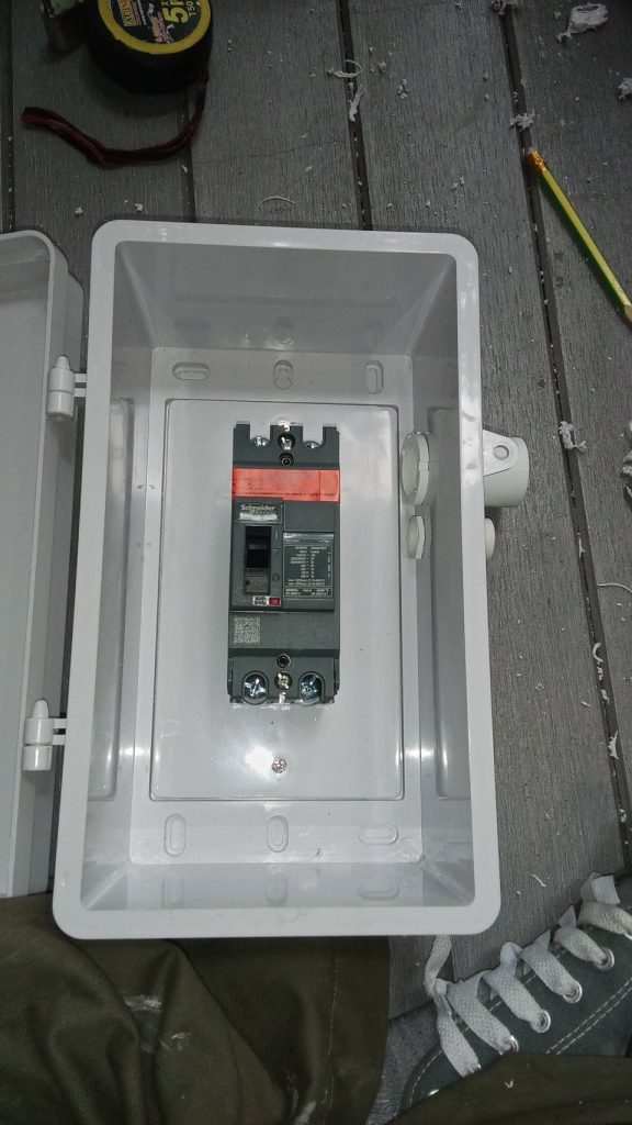 เบรกเกอร์