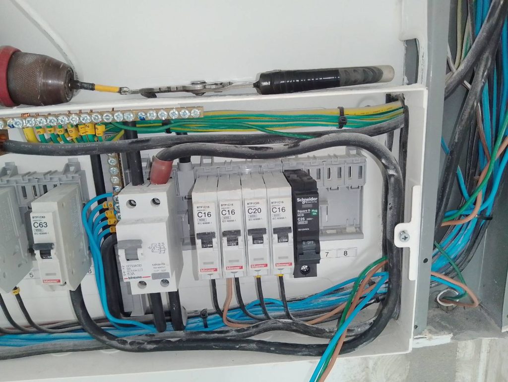 งานติดตั้งตู้คอนซูมเมอร์