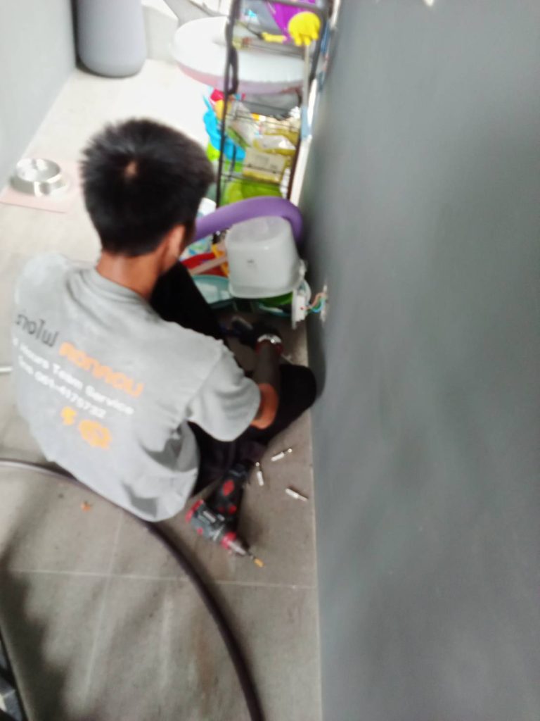 ติดตั้งปลั๊กไฟ