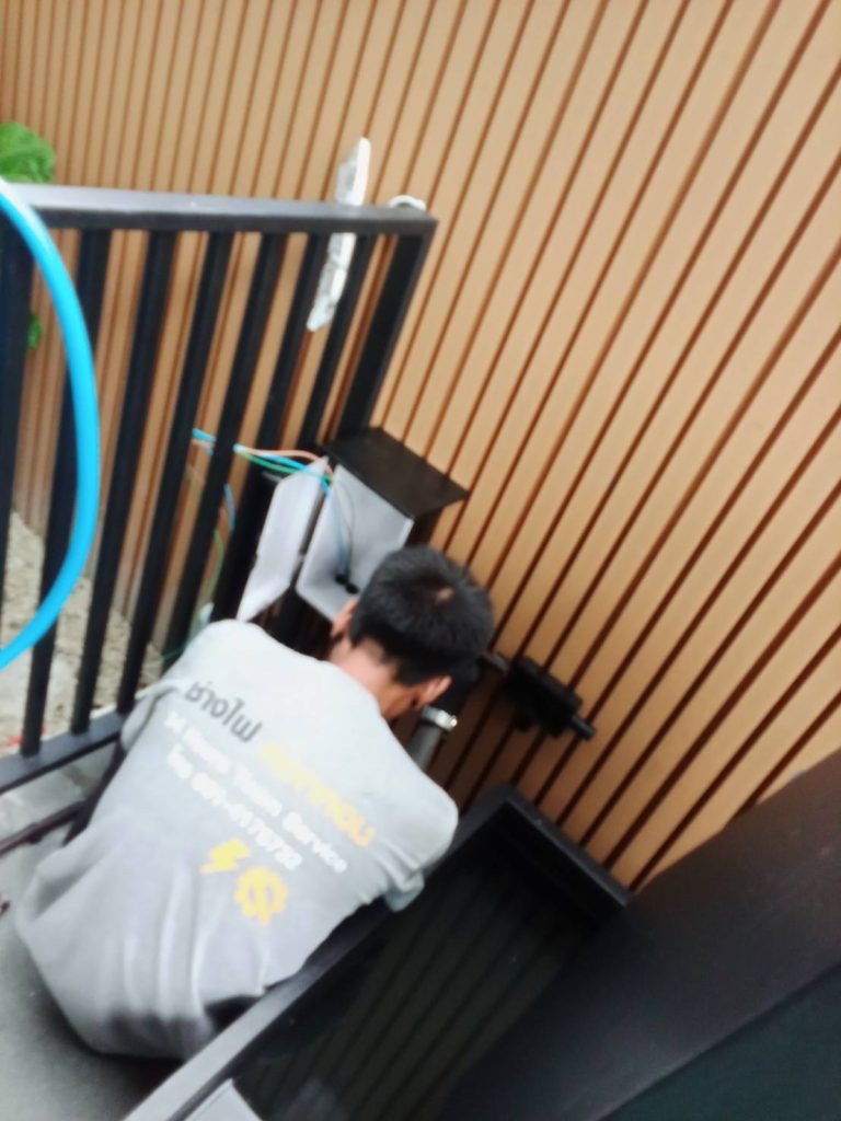 ติดตั้งปลั๊กไฟ