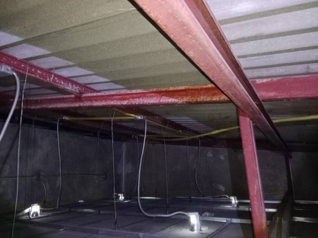 แนวท่อสายไฟบนฝ้า