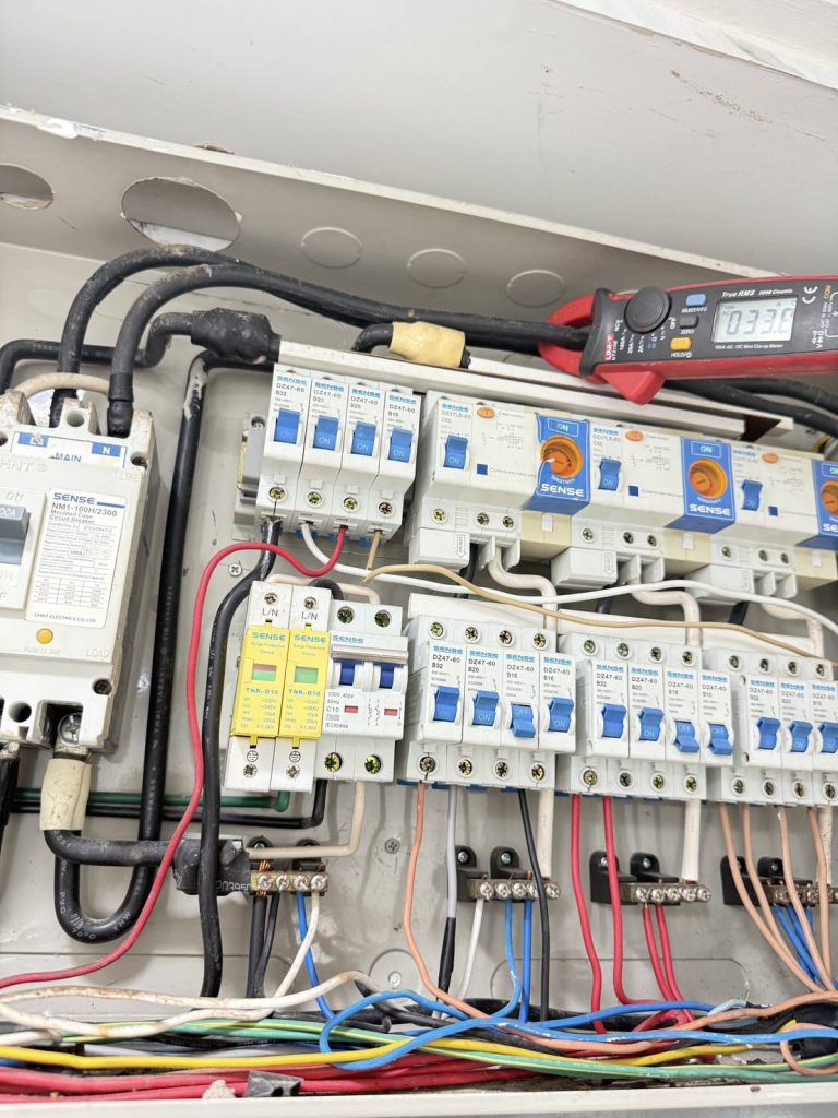 เช็คตู้เมนเบรกเกอร์