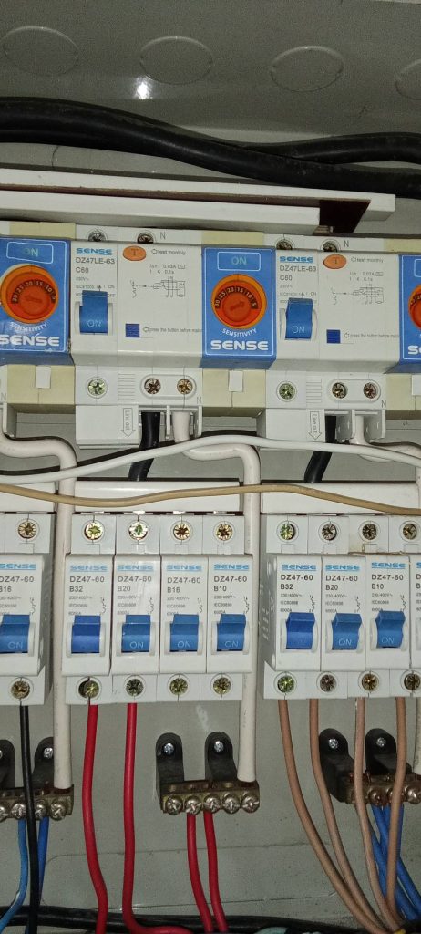 เช็คตู้เมนเบรกเกอร์