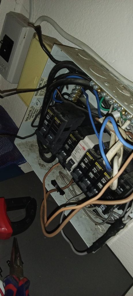 ตู้คอนซูมเมอร์