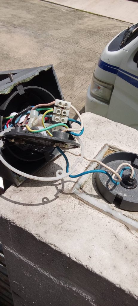 ตรวจเช็กโคมไฟหัวเสา