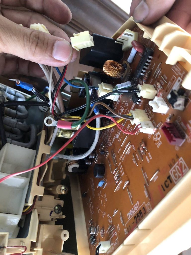 แผงวงจรของเครื่องปรับอากาศ