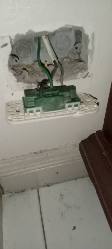 รื้อปลั๊กเช็กสาย