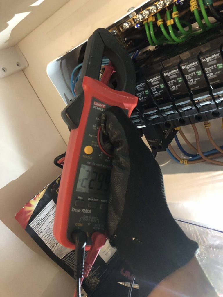 วัดไฟตู้คอนซูมเมอร์