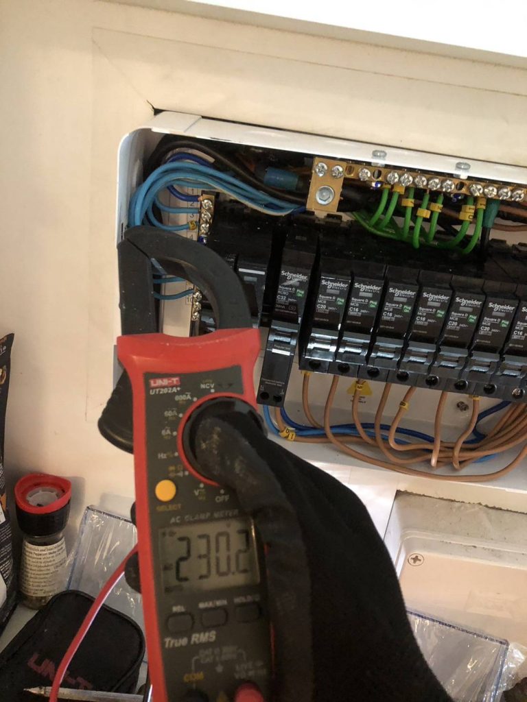 วัดไฟตู้คอนซูมเมอร์