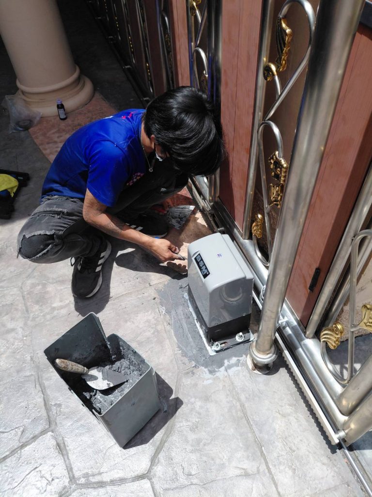 ติดตั้งมอเตอร์ประตูรีโมท