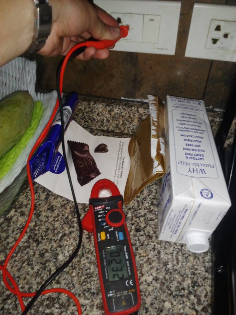 ตรวจเช็กปลั๊กไฟ