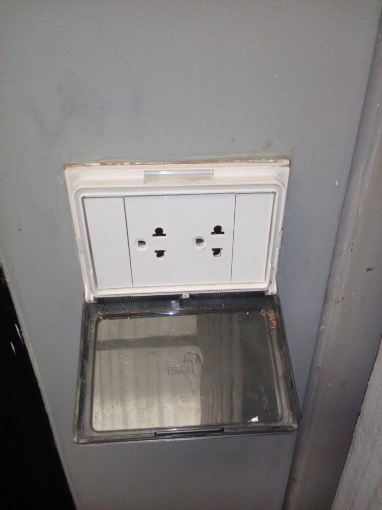 ปลั๊กไฟ