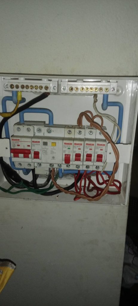 ตู้คอนซูมเมอร์