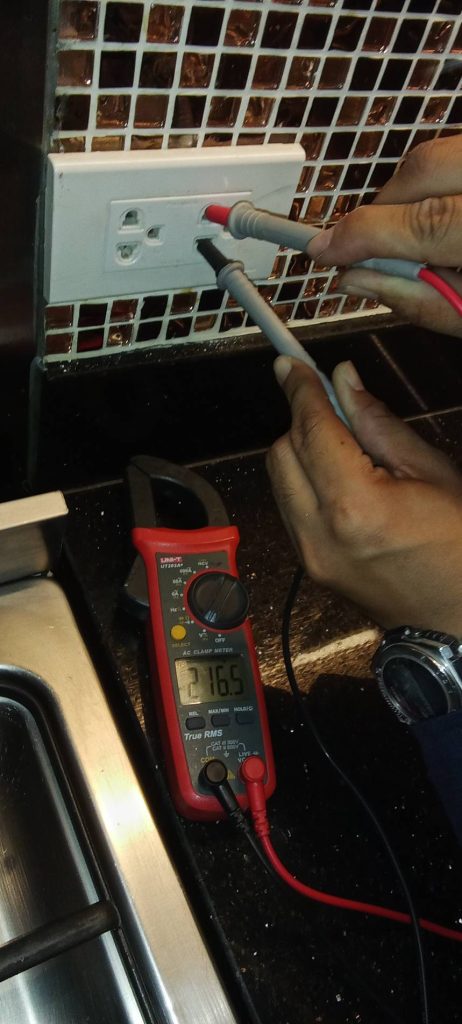 ติดตั้งปลั๊กไฟ