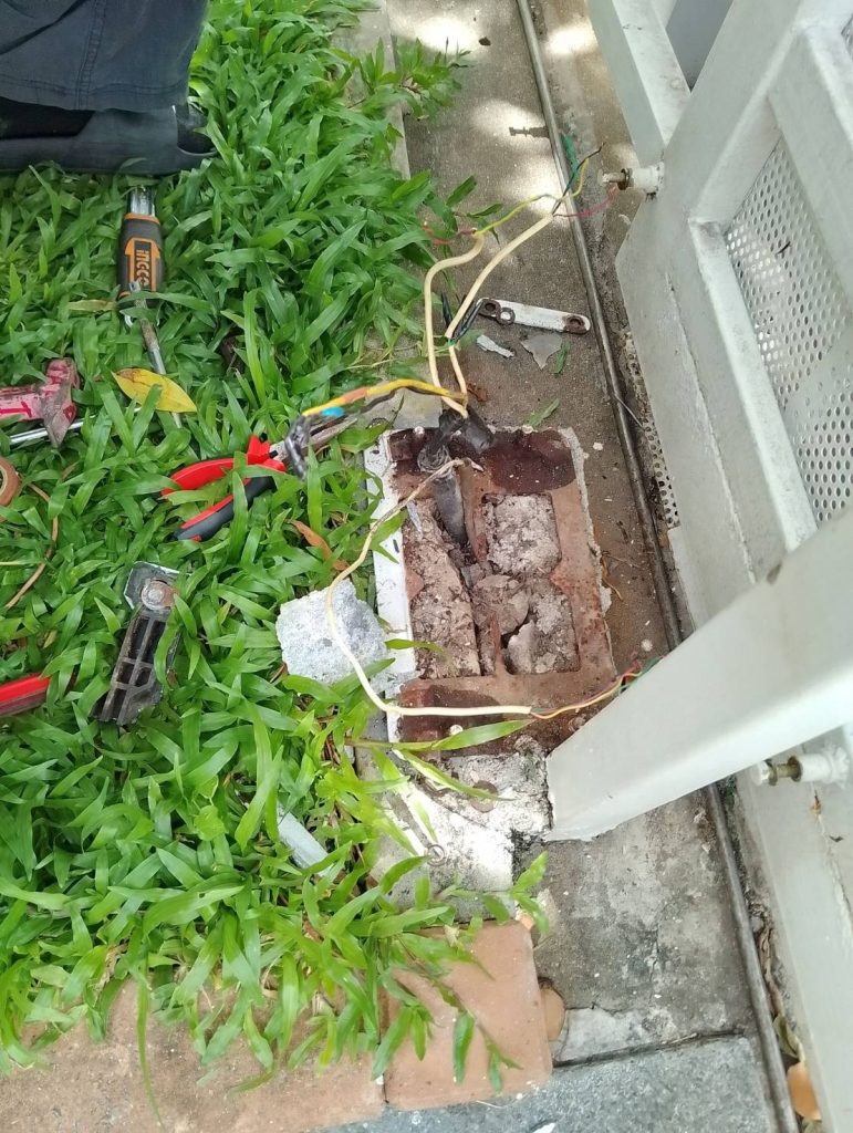 ติดตั้งมอเตอร์ประตูรีโมท