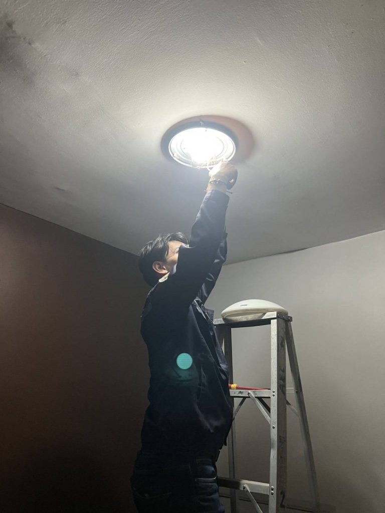 ตรวจเช็กดาวน์ไลท์