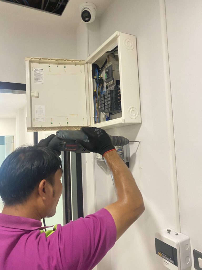 เจาะเตรียมติดตั้ง