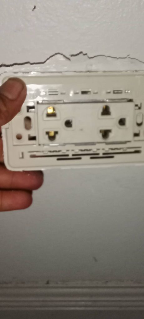 ปลั๊กไฟ